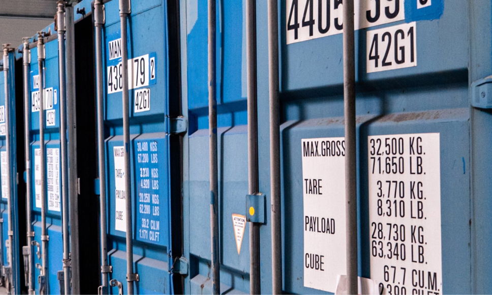 a-l-abri-espace-de-stockage-containers-maritimes